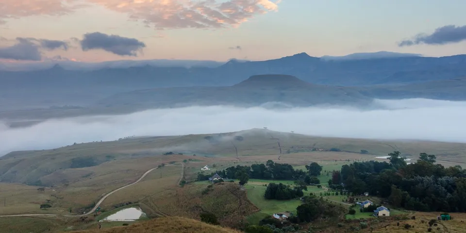 Northern Drakensberg mountain views at Berghouse and Cottages