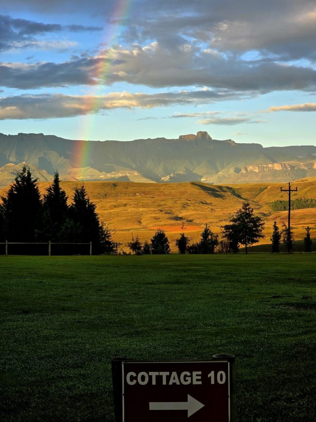 Northern Drakensberg mountain scenery near Berghouse & Cottages