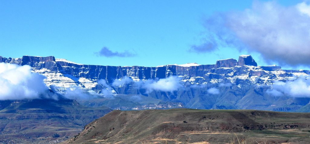 Northern Drakensberg mountain scenery near Berghouse & Cottages